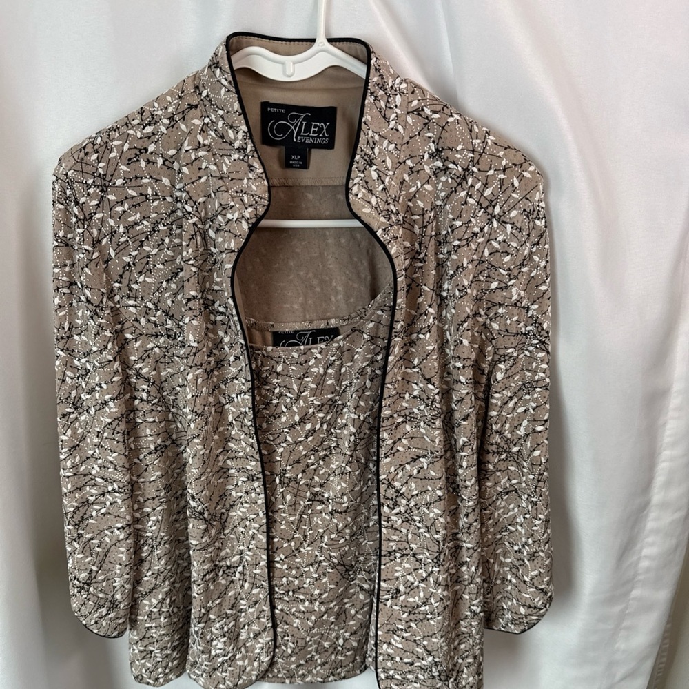 Alex Evenings Taupe and Black Pattern Open-Front Jacket
